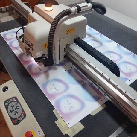 Découpe à la forme des impressions numérique